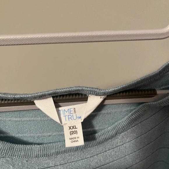 Time & Tru Soft Sweater - Stripes and batwing tapered sleeves - XXL (20) Plus - Picture 3 of 3